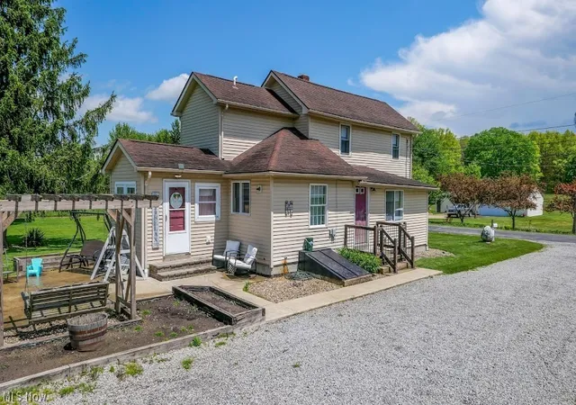 Single family home for sale at 6175 Downs Rd NW, Warren, OH 44481 | MLS# 5209246