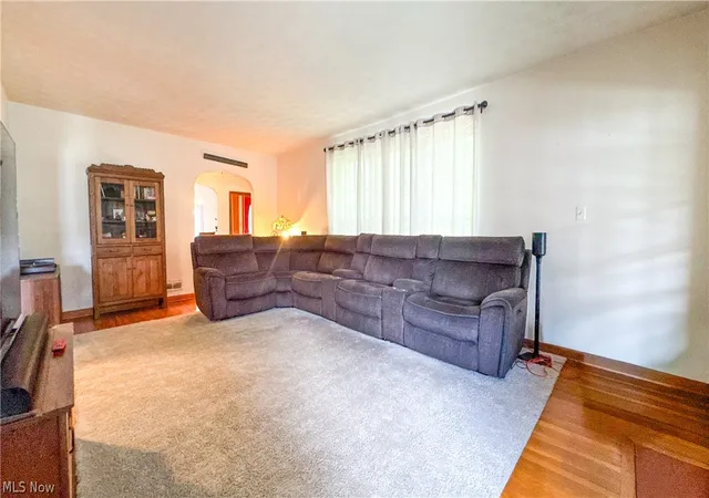 Photo 4 of Single family home for sale at 1250 Newark Rd, Zanesville, OH 43701 | MLS# 5209635 | Listing updated on 2026-09-09