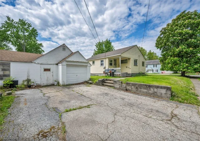 Photo 32 of Single family home for sale at 2901 Fulmer Rd, Lorain, OH 44053 | MLS# 5209671 | Listing updated on 2026-09-07