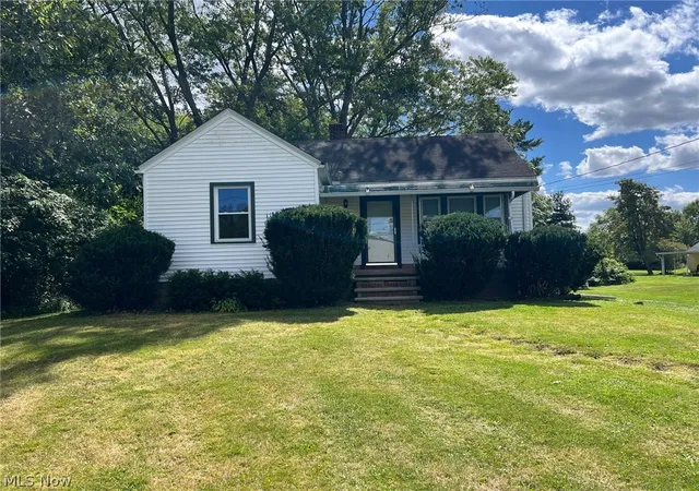 Photo 2 of Single family home for sale at 41345 Griswold Rd, Elyria, OH 44035 | MLS# 5210648 | Listing updated on 2026-09-08