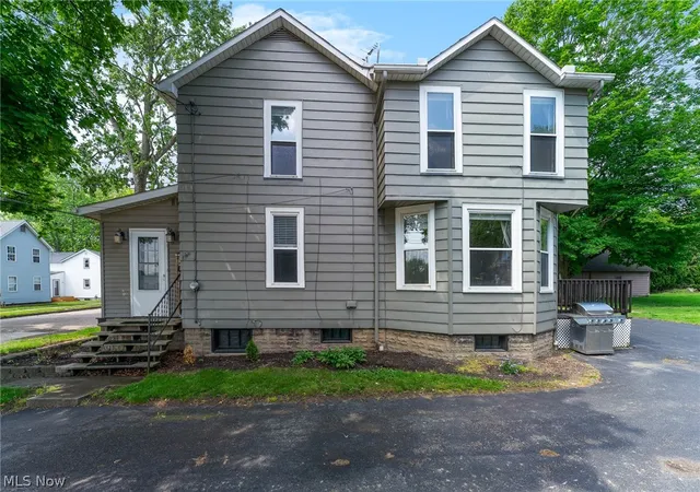 Photo 2 of Single family home for sale at 119 Main St, Leetonia, OH 44431 | MLS# 5211158 | Listing updated on 2026-09-11