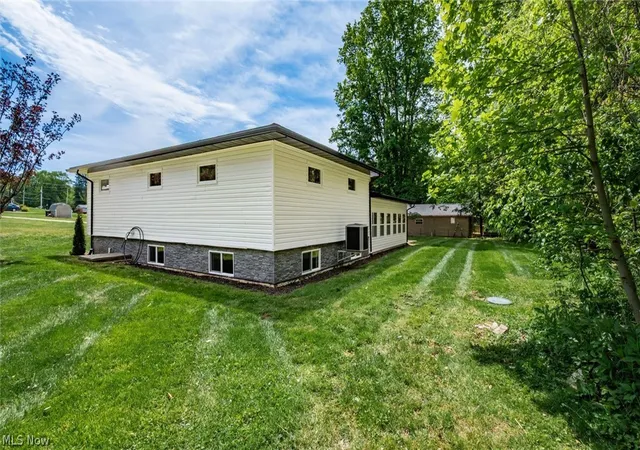 Photo 4 of Single family home for sale at 3185 Corvus Dr, Zanesville, OH 43701 | MLS# 5210878 | Listing updated on 2026-09-04