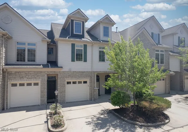 Photo 1 of Sale Pending at 3158 Richmond Rd #3158, Beachwood, OH 44122 | MLS# 5211196 | Listing updated on 2026-09-08