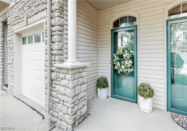Photo 2 of Sale Pending at 3158 Richmond Rd #3158, Beachwood, OH 44122 | MLS# 5211196 | Listing updated on 2026-09-08