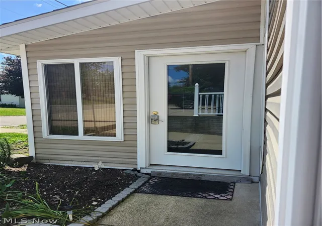 Photo 2 of Single family home for sale at 674 S Monroe St, Millersburg, OH 44654 | MLS# 5210938 | Listing updated on 2026-09-11