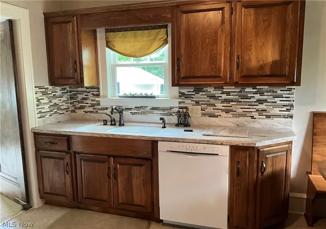 Photo 3 of Sale Pending at 134 Park Ave, New London, OH 44851 | MLS# 5211613 | Listing updated on 2026-09-21