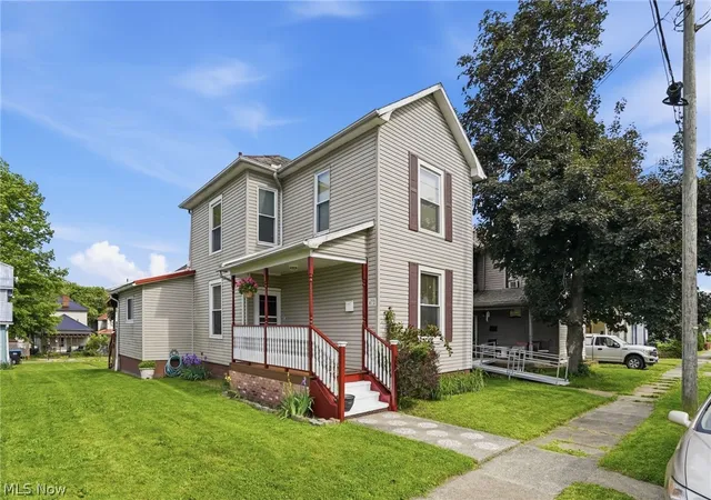 Photo 1 of Single family home for sale at 472 Gray St, Zanesville, OH 43701 | MLS# 5211555 | Listing updated on 2026-09-11