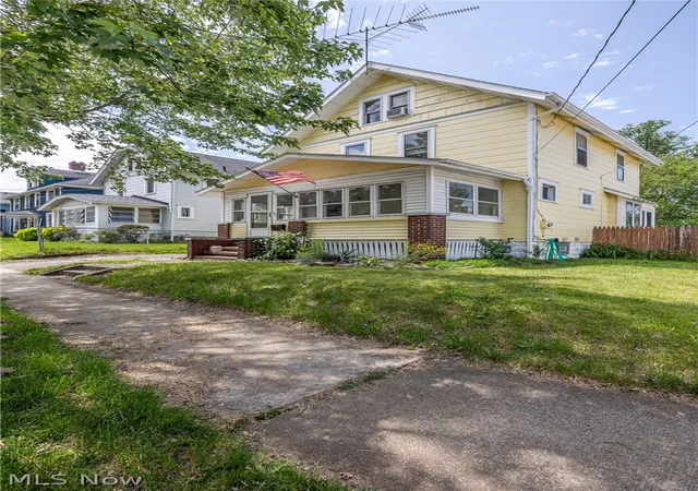 Photo 3 of Sale Pending at 2332 17th Street Sw, Akron, OH 44314 | MLS# 5211585 | Listing updated on 2026-10-02