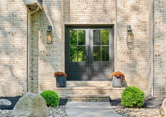 Photo 2 of Sale Pending at 5130 Hecker Dr, Brecksville, OH 44141 | MLS# 5211760 | Listing updated on 2026-09-04