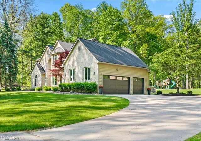 Photo 3 of Sale Pending at 5130 Hecker Dr, Brecksville, OH 44141 | MLS# 5211760 | Listing updated on 2026-09-04