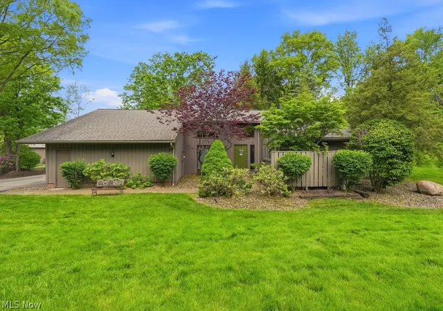 Condo for sale at 420-9 Chandler Dr, Aurora, OH 44202 | MLS# 5212016
