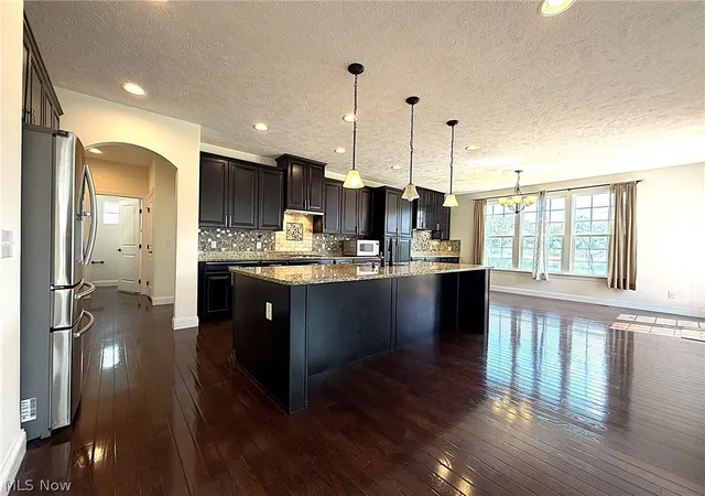 Photo 3 of Single family home for sale at 3111 Fairview Dr, Avon, OH 44011 | MLS# 5212356 | Listing updated on 2026-10-06
