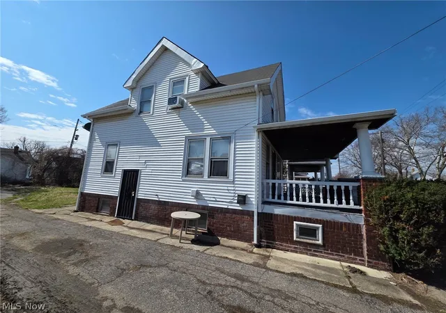 Photo 3 of Single family home for sale at 19806 Shawnee Ave, Cleveland, OH 44119 | MLS# 5201938 | Listing updated on 2026-09-11