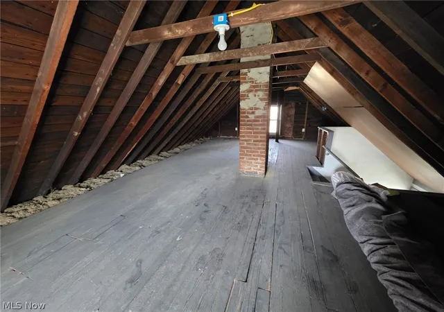 Photo 4 of Single family home for sale at 19806 Shawnee Ave, Cleveland, OH 44119 | MLS# 5201938 | Listing updated on 2026-09-11