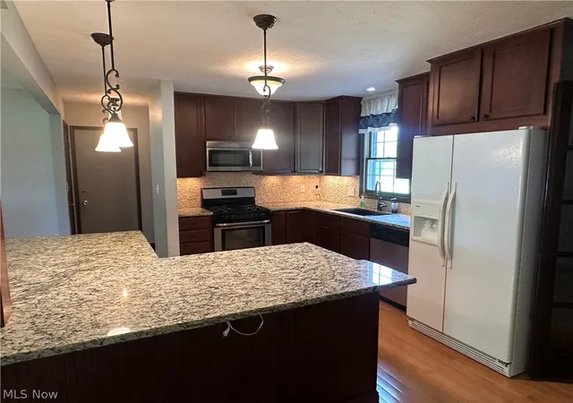 Photo 2 of Single family home for sale at 742 Sabrina Dr, Youngstown, OH 44512 | MLS# 5211861 | Listing updated on 2026-09-03