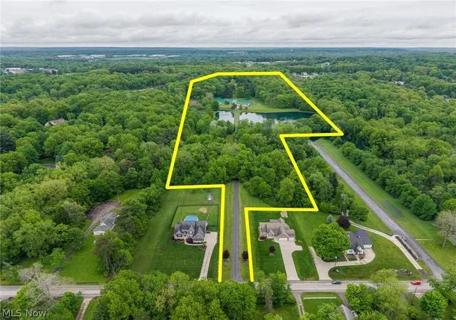 Photo 2 of Single family home for sale at 9541 N Bedford Rd, Macedonia, OH 44056 | MLS# 5212257 | Listing updated on 2026-09-09