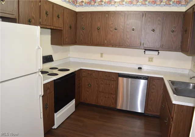 Photo 2 of Multi family home for sale at 132 N Sugar St, Saint Clairsville, OH 43950 | MLS# 5212559 | Listing updated on 2026-09-09