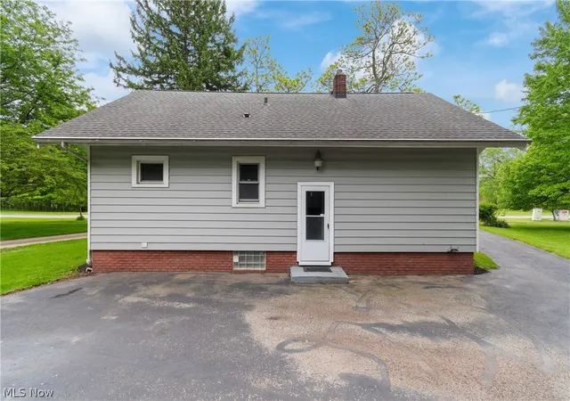 Photo 4 of Single family home for sale at 25001 Chardon Rd, Cleveland, OH 44143 | MLS# 5212812 | Listing updated on 2026-09-08