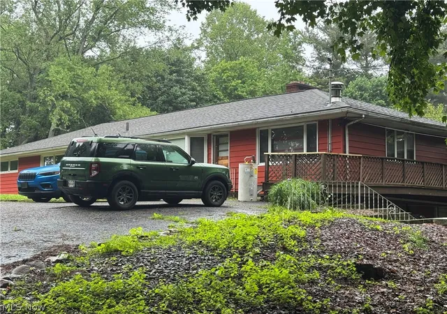 Photo 2 of Single family home for sale at 12797 Oakwood Ave Nw, Uniontown, OH 44685 | MLS# 5212887 | Listing updated on 2026-09-08