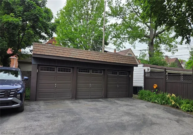 Listing Photo 2 - Condo for sale in building located at 3646 Lynnfield Rd, Shaker Heights, OH 44122