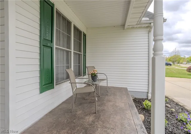 Photo 3 of Single family home for sale at 1009 Brittingham Dr, Ravenna, OH 44266 | MLS# 5204613 | Listing updated on 2026-09-30