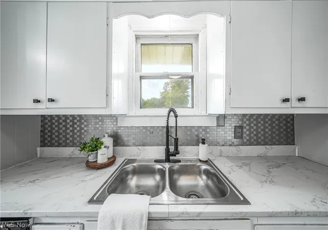Photo 3 of Single family home for sale at 11480 Aebi Ave NE, Alliance, OH 44601 | MLS# 5213494 | Listing updated on 2026-10-02
