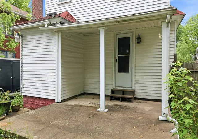 Photo 3 of Single family home for sale at 4144 Helena Ave, Youngstown, OH 44512 | MLS# 5213758 | Listing updated on 2026-09-09