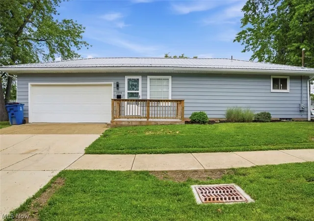 Photo 2 of Single family home for sale at 1104 Gary Ave, Girard, OH 44420 | MLS# 5213667 | Listing updated on 2026-09-19