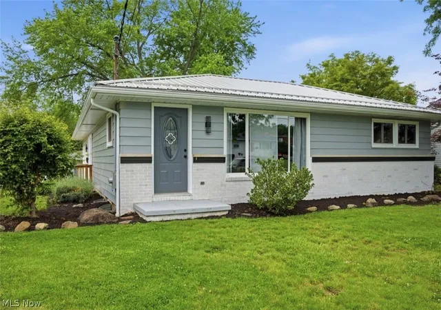 Photo 3 of Single family home for sale at 1104 Gary Ave, Girard, OH 44420 | MLS# 5213667 | Listing updated on 2026-09-19