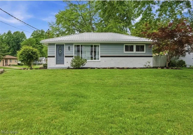Photo 4 of Single family home for sale at 1104 Gary Ave, Girard, OH 44420 | MLS# 5213667 | Listing updated on 2026-09-19