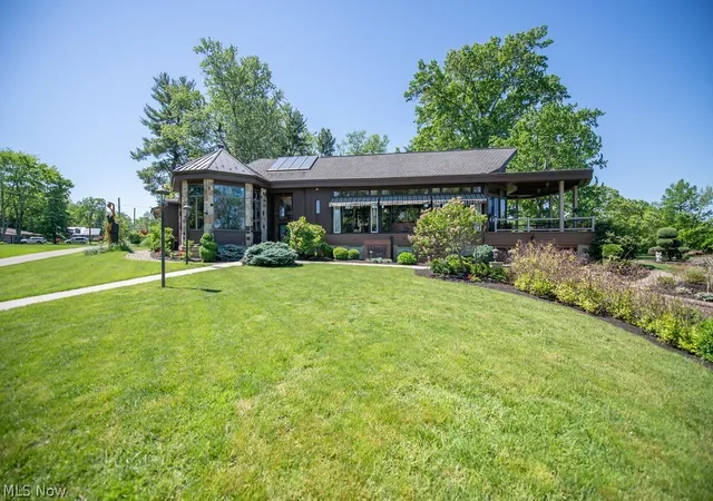 Photo 3 of Single family home for sale at 2009 Lakewood Rd Sw, Sherrodsville, OH 44675 | MLS# 5205721 | Listing updated on 2026-09-10
