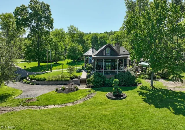 Photo 3 of Single family home for sale at 2009 Lakewood Rd SW, Sherrodsville, OH 44675 | MLS# 5205721 | Listing updated on 2026-09-10