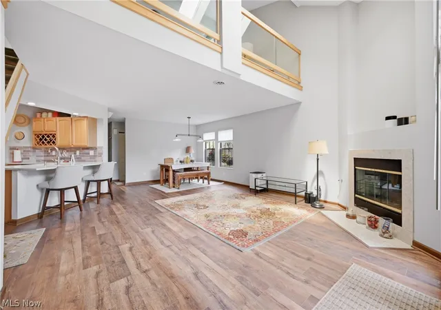 Photo 3 of Sale Pending at 347 N Bayshore Dr, Columbiana, OH 44408 | MLS# 5213922 | Listing updated on 2026-09-21
