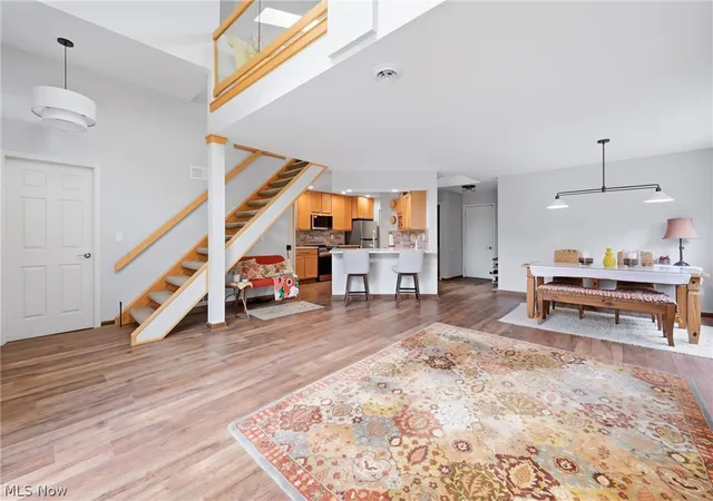 Photo 4 of Sale Pending at 347 N Bayshore Dr, Columbiana, OH 44408 | MLS# 5213922 | Listing updated on 2026-09-21