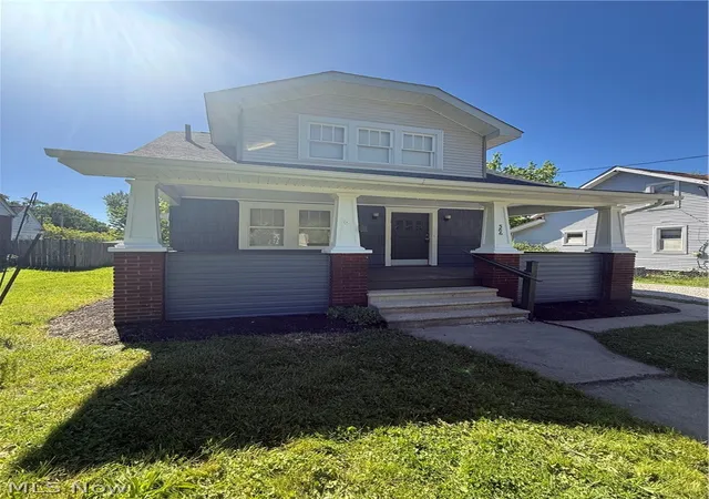 Photo 1 of Sale Pending at 586 Brittain Rd, Akron, OH 44305 | MLS# 5214429 | Listing updated on 2026-09-03