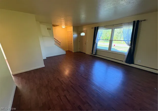 Photo 3 of Single family home for sale at 4700 Chelsea Dr, Lorain, OH 44055 | MLS# 5215382 | Listing updated on 2026-09-14