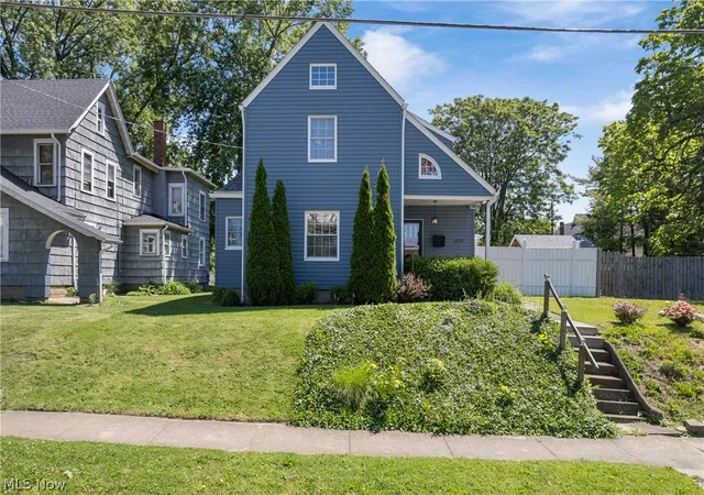 Photo 1 of Sale Pending at 1274 Woodland Ave Nw, Canton, OH 44703 | MLS# 5215864 | Listing updated on 2026-09-03