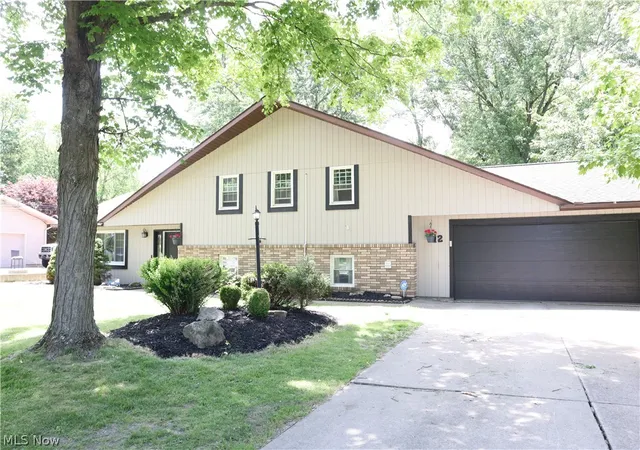Photo 2 of Single family home for sale at 812 Blackfeet Trl, Macedonia, OH 44056 | MLS# 5216141 | Listing updated on 2026-09-07