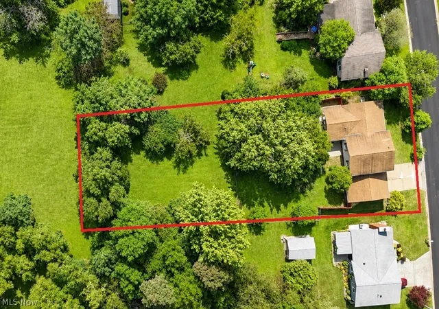 Photo 3 of Single family home for sale at 120 Windermere Dr, Saint Clairsville, OH 43950 | MLS# 5215392 | Listing updated on 2026-09-05
