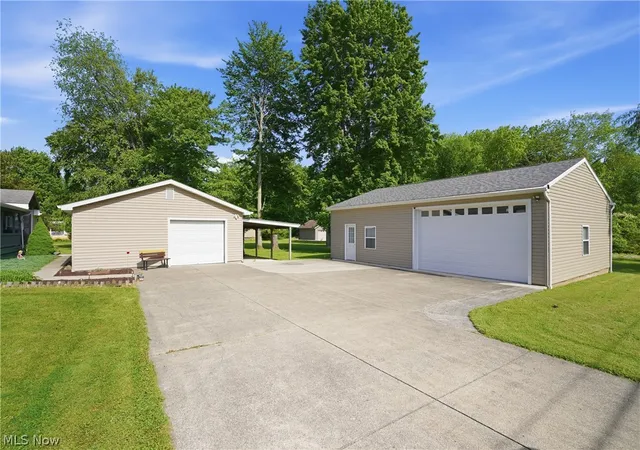 Photo 2 of Single family home for sale at 5000 Pymatuning Lake Rd, Andover, OH 44003 | MLS# 5214190 | Listing updated on 2026-09-04
