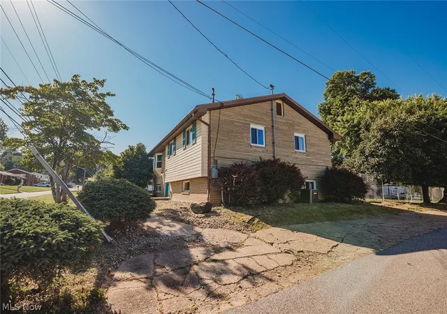 Photo 3 of Single family home for sale at 1700 28th Street, Vienna, WV 26105 | MLS# 5213014 | Listing updated on 2026-09-05