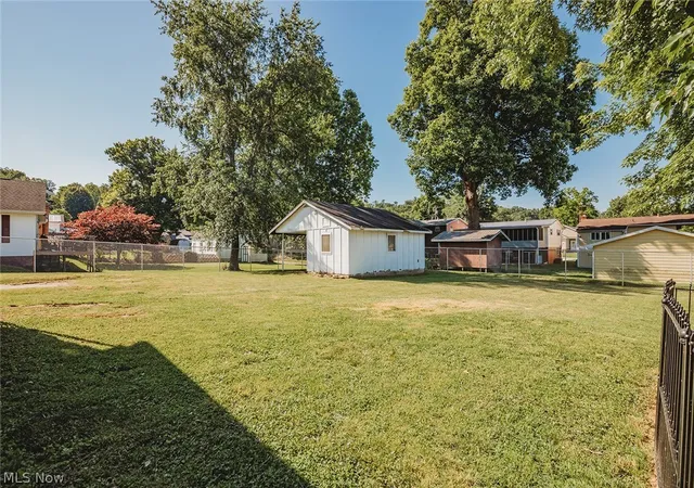 Photo 3 of Single family home for sale at 1700 28th Street, Vienna, WV 26105 | MLS# 5213014 | Listing updated on 2026-09-05