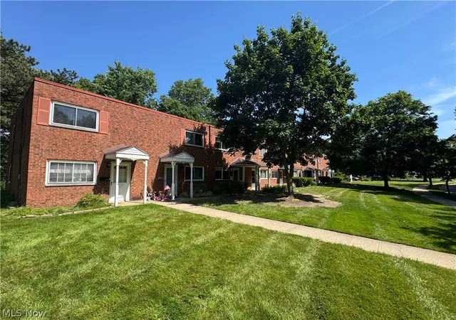 Photo 3 of Condo for sale at 4393 Fairway Dr, Cleveland, OH 44135 | MLS# 5216160 | Listing updated on 2026-09-04