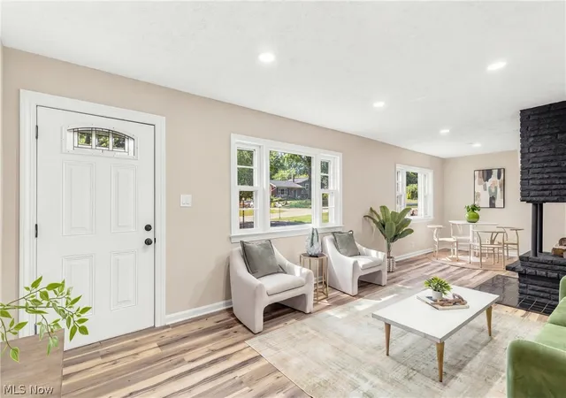 Photo 3 of Single family home for sale at 4443 Hilltop Dr, New Franklin, OH 44203 | MLS# 5216759 | Listing updated on 2026-09-30