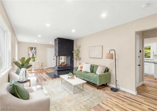 Photo 3 of Single family home for sale at 4443 Hilltop Dr, New Franklin, OH 44203 | MLS# 5216759 | Listing updated on 2026-09-30