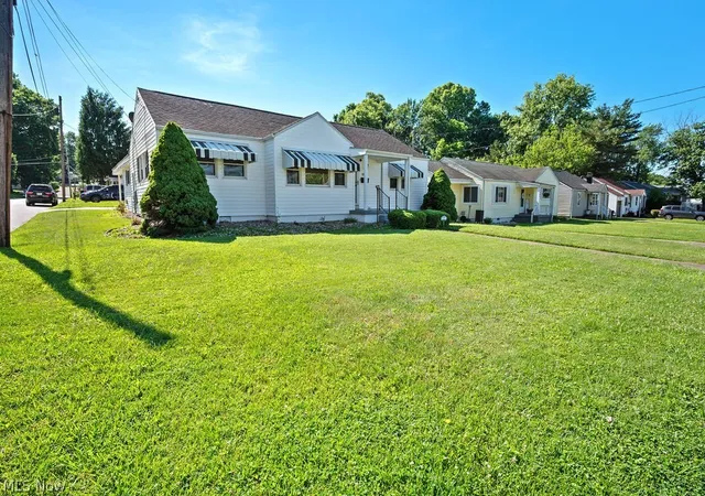 Photo 3 of Sale Pending at 4398 Packard St, Parkersburg, WV 26104 | MLS# 5216701 | Listing updated on 2026-09-12
