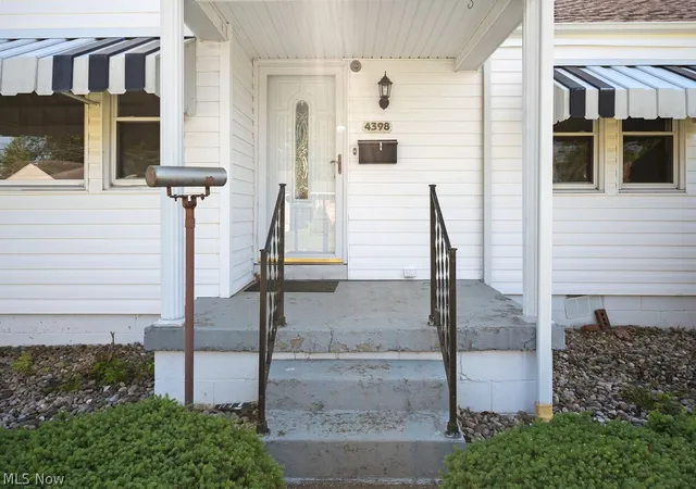 Photo 3 of Sale Pending at 4398 Packard St, Parkersburg, WV 26104 | MLS# 5216701 | Listing updated on 2026-09-12