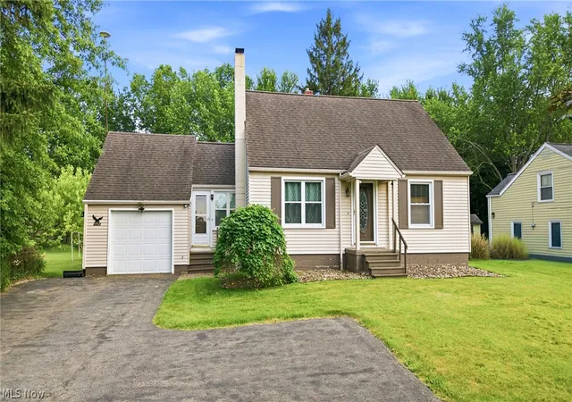 Photo 2 of Single family home for sale at 3671 Shields Rd, Canfield, OH 44406 | MLS# 5216409 | Listing updated on 2026-09-14