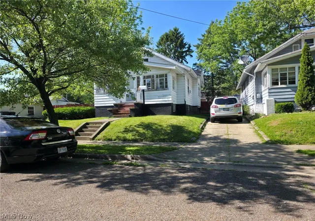 Photo 2 of Single family home for sale at 897 Richmond St, Akron, OH 44306 | MLS# 5217026 | Listing updated on 2026-09-10