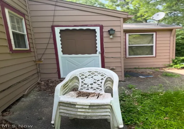 Photo 2 of Single family home for sale at 1105 Hereford Rd, Cleveland, OH 44112 | MLS# 5217384 | Listing updated on 2026-09-02
